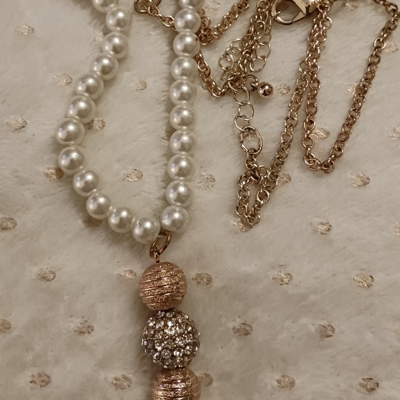 Decorated pearl necklace with crystal bling - Picture 8 of 11